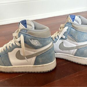 Jordan 1 Retro High Hyper Royal Smoke Grey